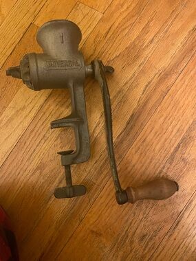 Universal Cast Iron Hand Crank Meat Grinder - Gray with Brown Handle